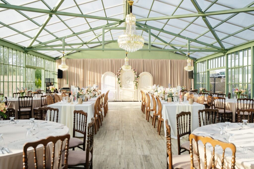 Grande salle de réception atypique pour mariage